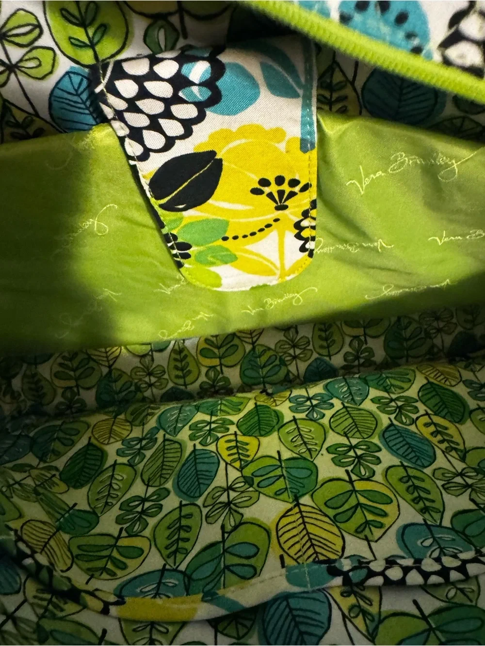 Vera Bradley Retired LIME’S UP Messenger/Lap Top Bag Green/Yellow/ White Padded